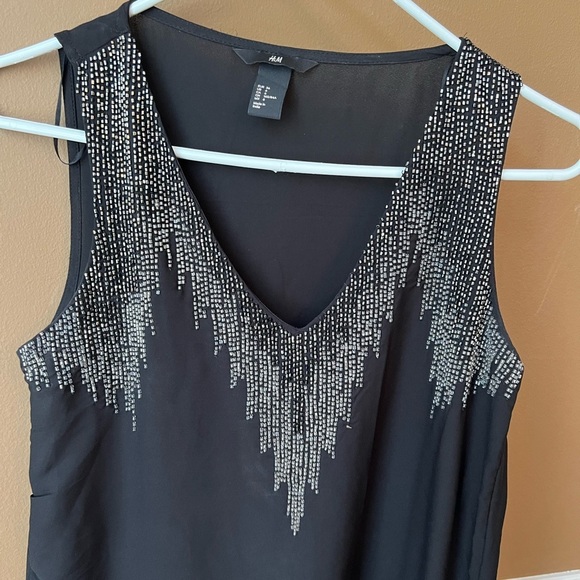 H&M Women’s Black Sheath Shift Dress V-Neck Sleeveless Size 6 LBD Cocktail Party - Picture 3 of 6